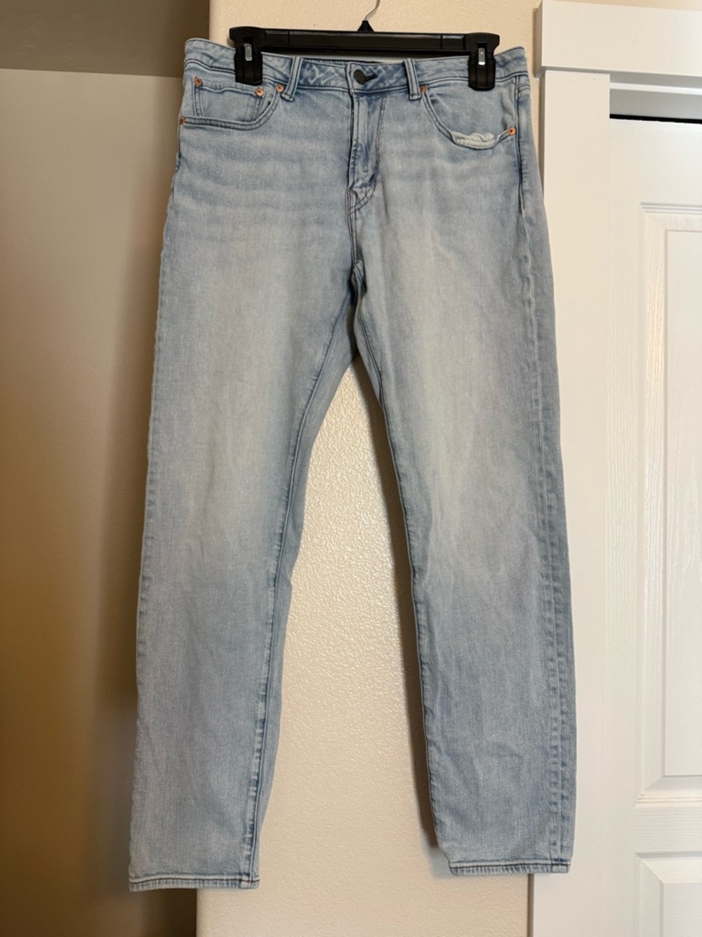 American Eagle Brand Light Wash Men's Jeans - Athletic Fit